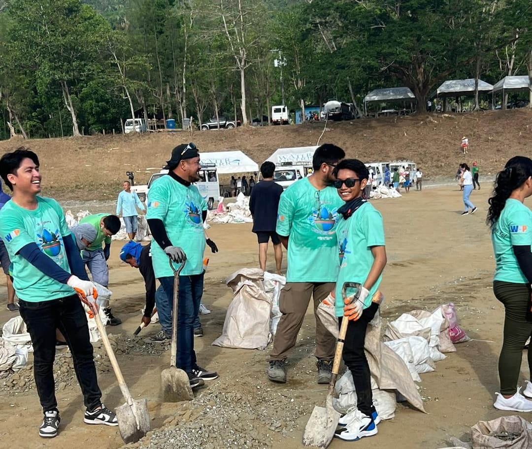 WMP Workers holding shovels.